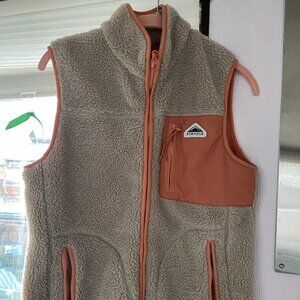 Penfield Sherpa, Salmon Vest